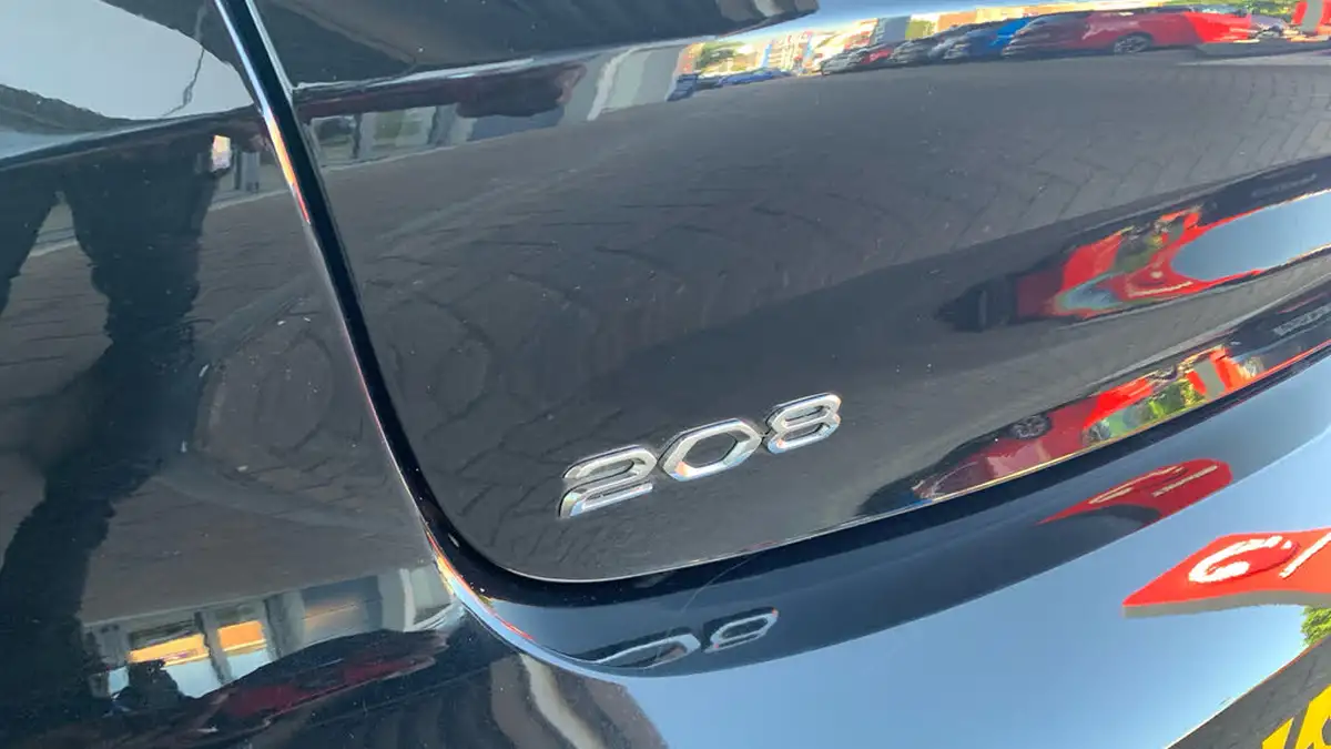 2023-peugeot-208-12-puretech-allure-premium-100ps-eat8-big-43