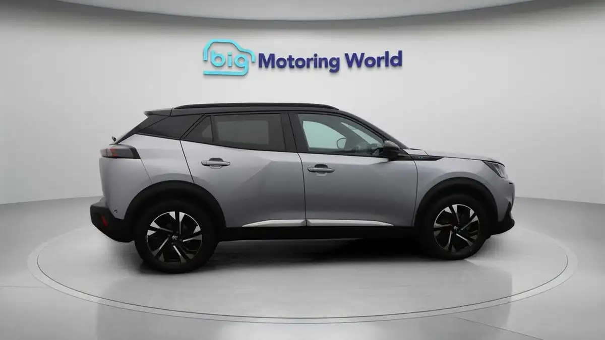 2023-peugeot-2008-suv-e-gt-136bhp-50kwh-station-wagon-big-8
