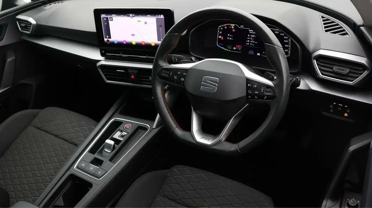 2020-seat-leon-14-e-hybrid-fr-hatchback-big-8