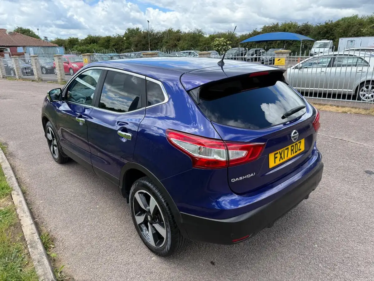 2017-nissan-qashqai-12-dig-t-n-connecta-big-3
