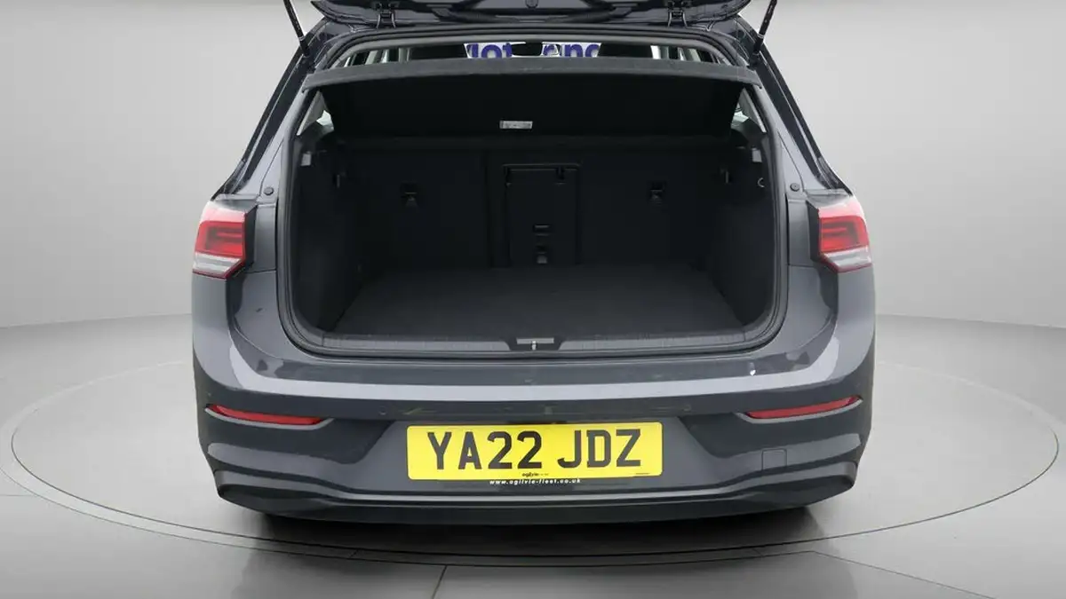 2022-volkswagen-golf-20tdi-life-hatchback-big-16