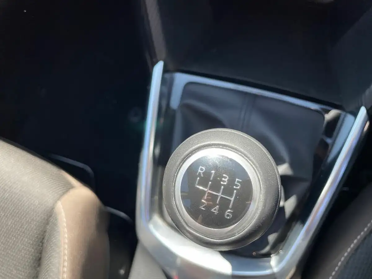2022-mazda-mazda2-15-skyactiv-g-se-l-big-18