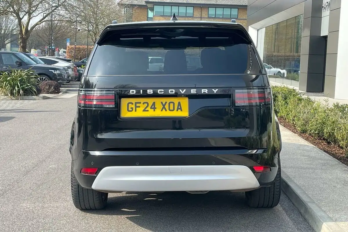 2024-land-rover-discovery-30-d300-metropolitan-edition-big-13