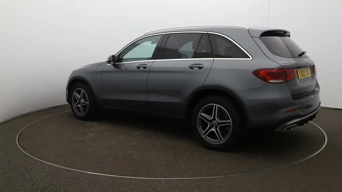 2022-mercedes-benz-glc-class-20d-glc220d-amg-line-195ps-station-wagon-5d-1950cc-4matic-plus-big-32