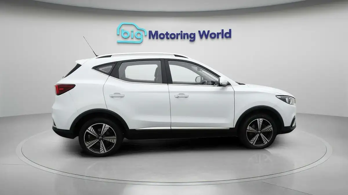 2021-mg-zs-suv-e-exclusive-ev-big-8