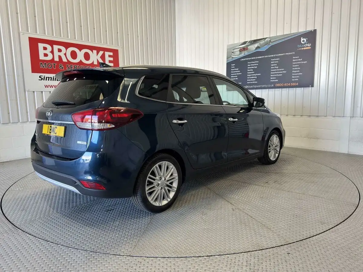 2017-kia-carens-17crdi-4-dct-big-4