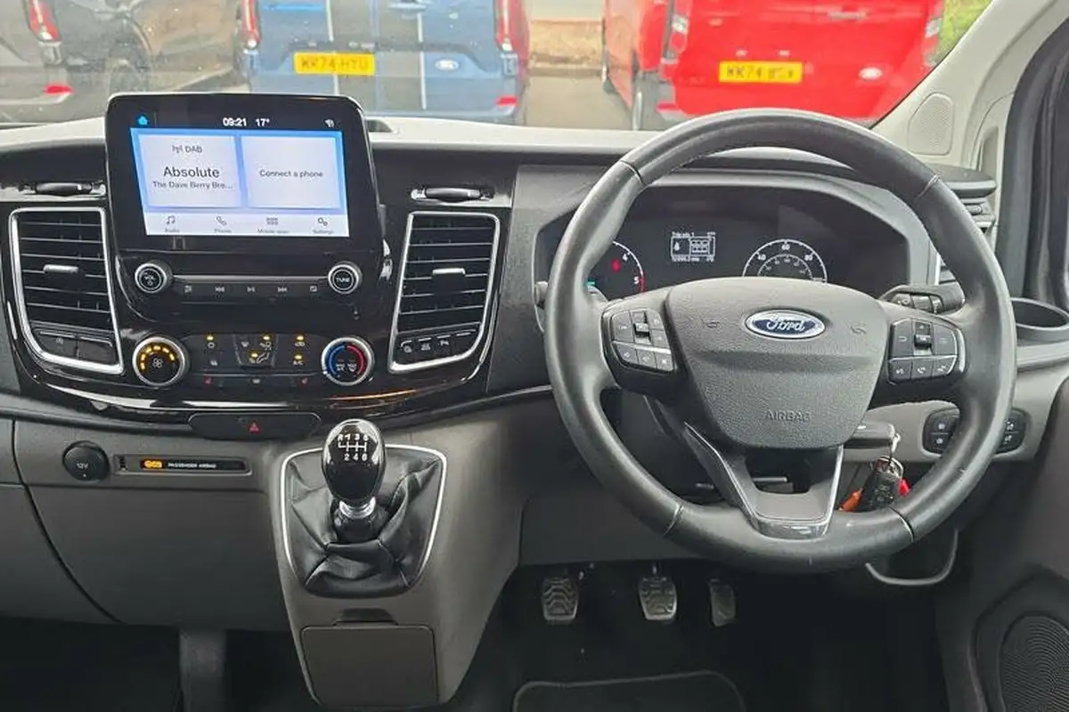 2022-ford-transit-custom-20tdci-300-l1h1-limited-130pseu6dt-double-cab-in-van-big-9