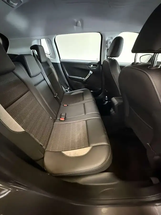 2016-peugeot-2008-crossover-12-puretech-allure-82bhp-ss-etg-big-27