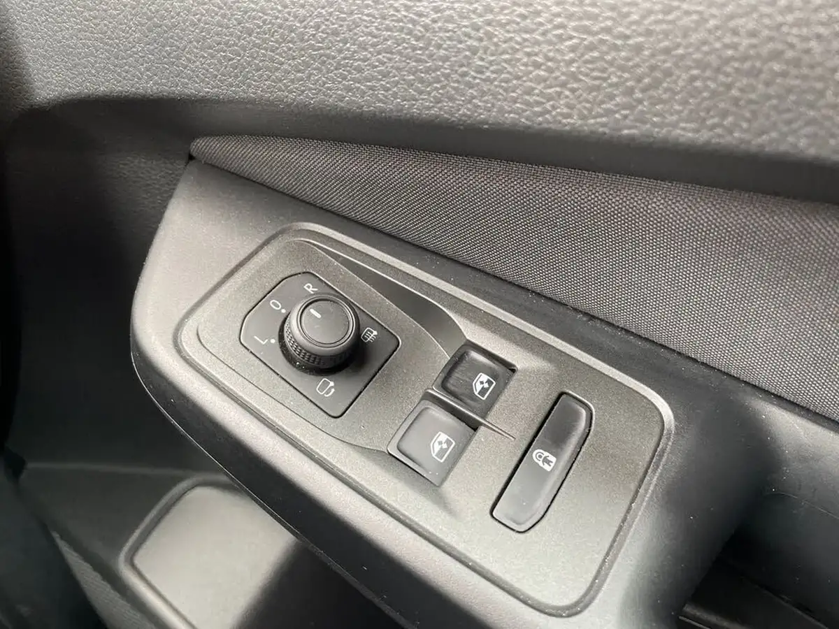 2023-ford-tourneo-connect-20-titanium-big-33