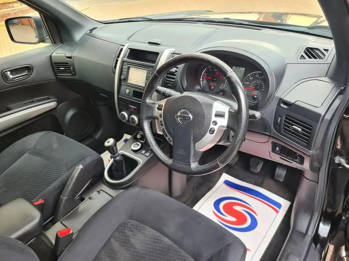 2014-nissan-x-trail-20td-n-tec-big-35