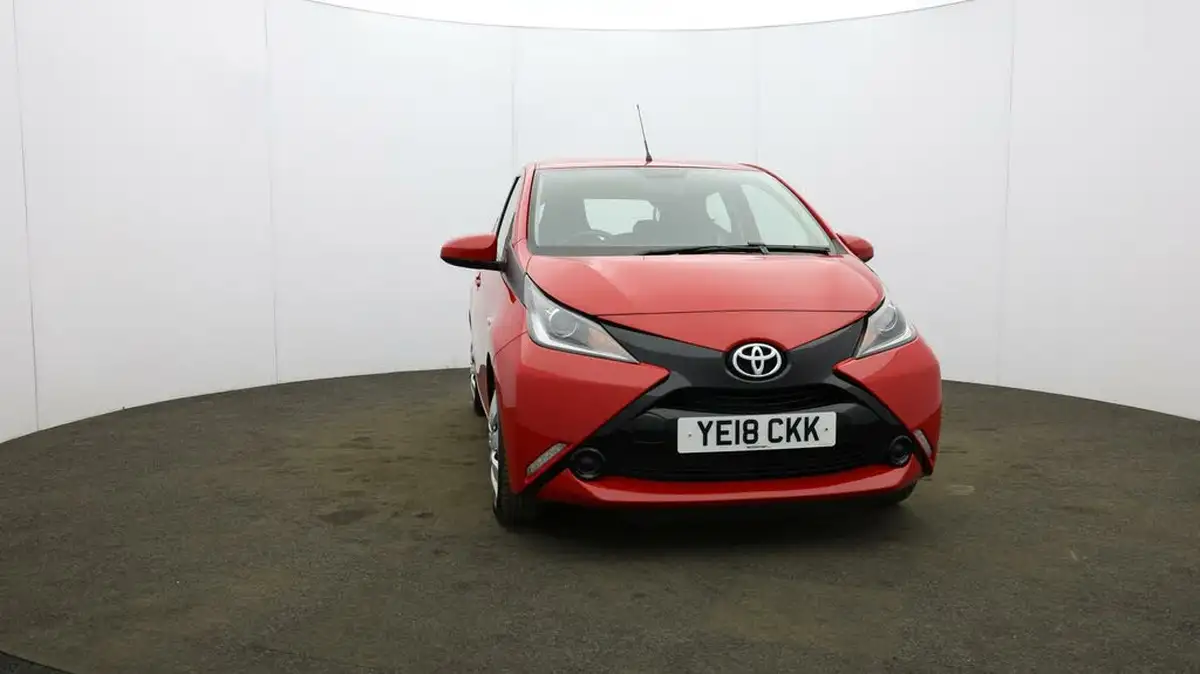 2018-toyota-aygo-10-vvt-i-x-play-71bhp-5d-big-43