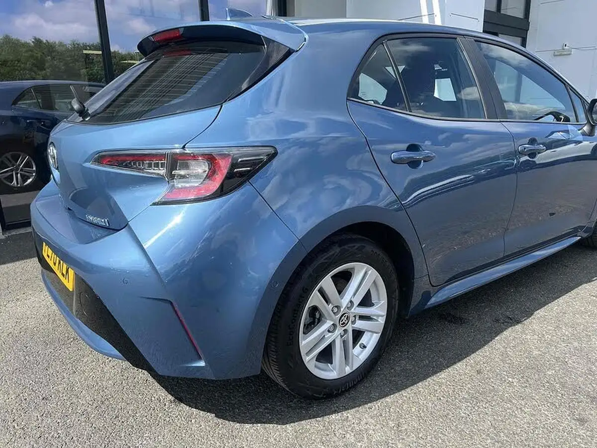 2020-toyota-corolla-18-vvt-i-icon-tech-spare-wheel-hatchback-5d-big-17