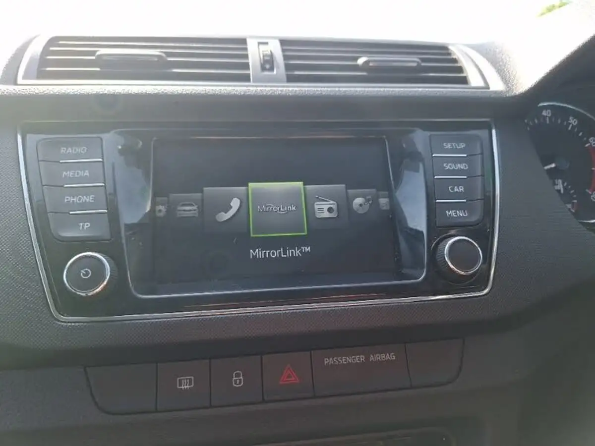 2015-skoda-fabia-12-tsi-se-l-90ps-hatchback-big-17