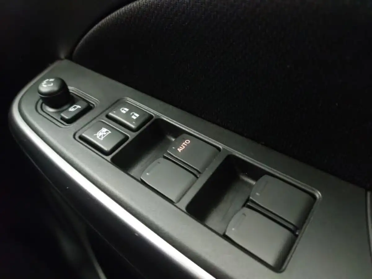 2022-suzuki-swift-12-dualjet-sz5-cvt-big-9