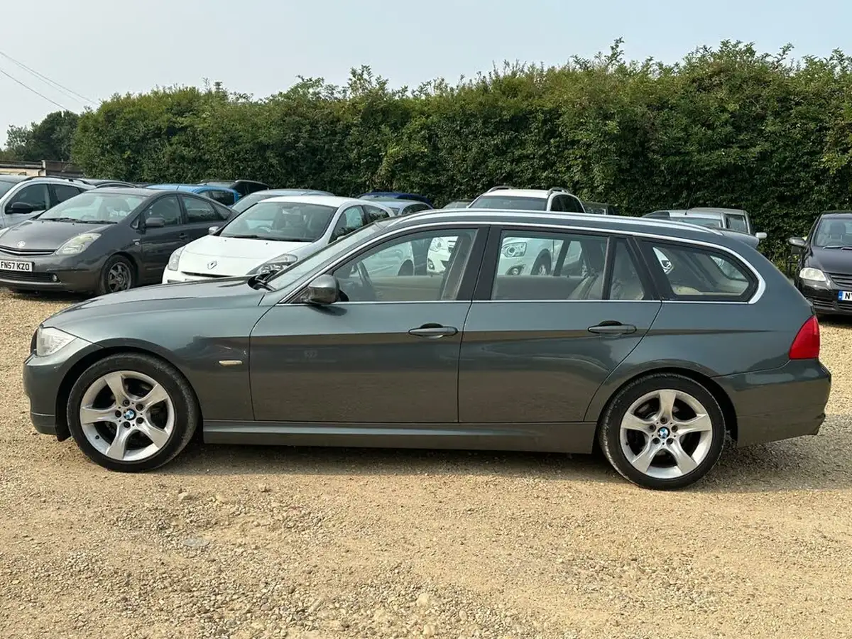 2012-bmw-3-series-20-318i-exclusive-edition-auto-big-2