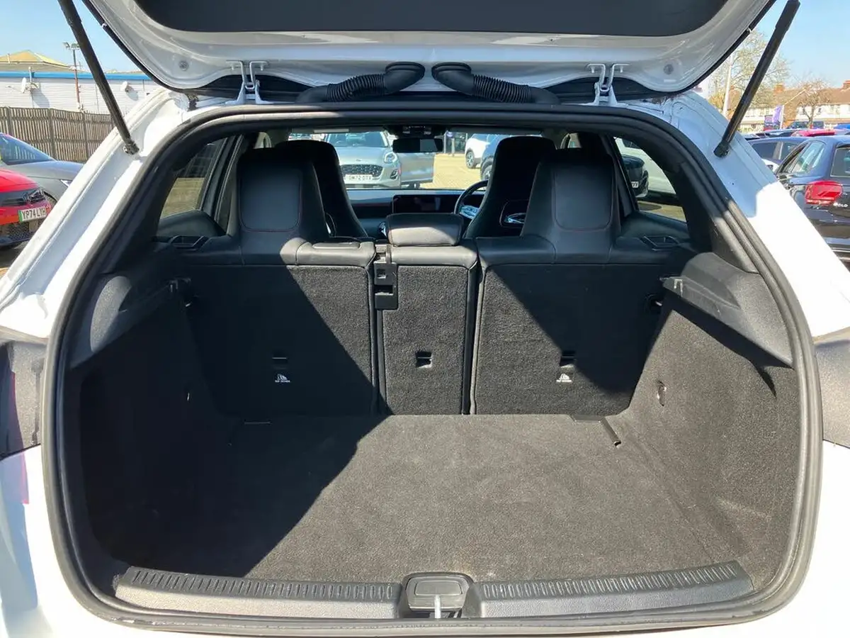 2020-mercedes-benz-a-class-13-a180-amg-line-executive-hatchback-5d-7g-dct-big-24