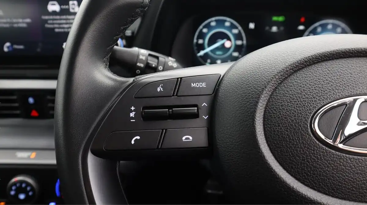 2022-hyundai-i20-10-t-gdi-se-connect-eclutch-imt-big-24