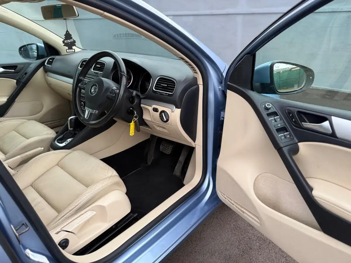 2011-volkswagen-golf-14-gt-tsi-160ps-hatchback-5d-dsg-big-11