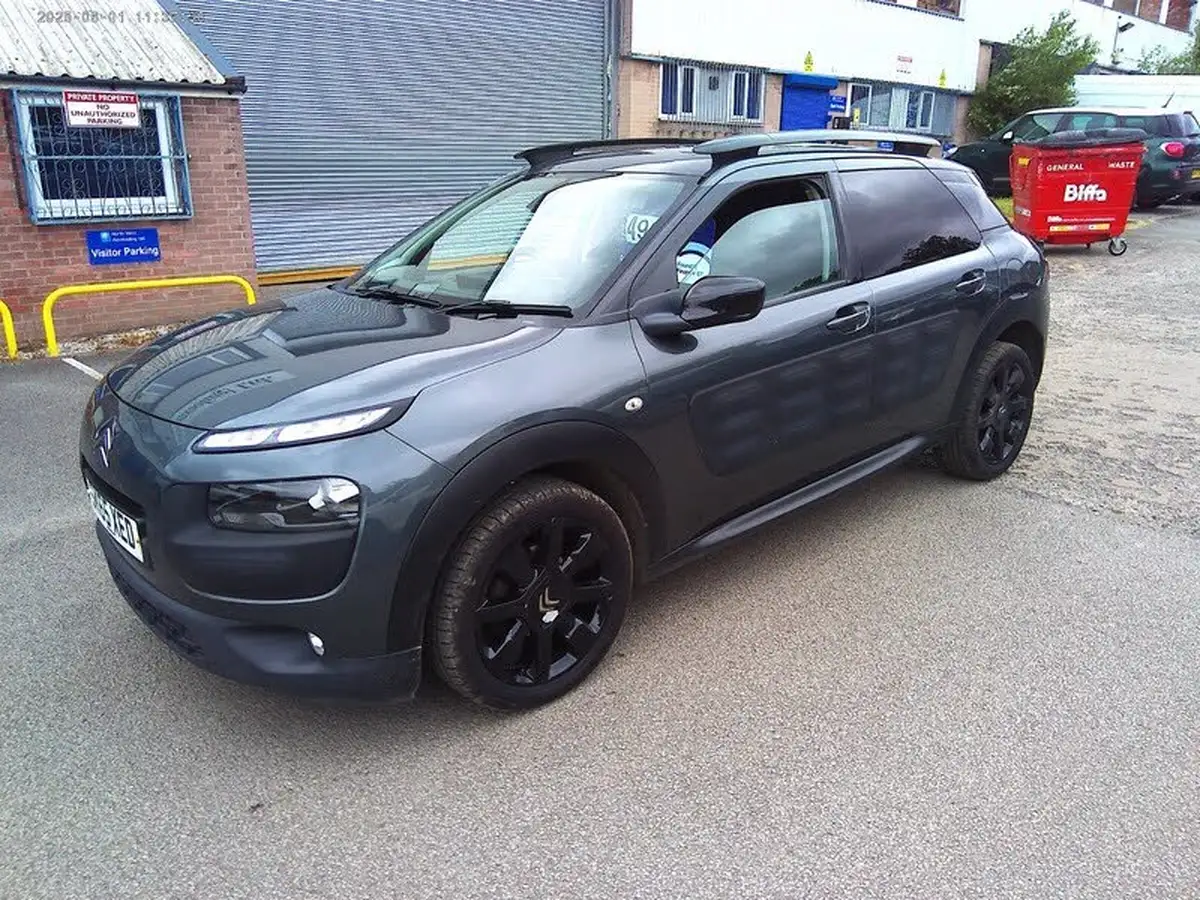 2015-citroen-c4-cactus-16bluehdi-flair-big-1