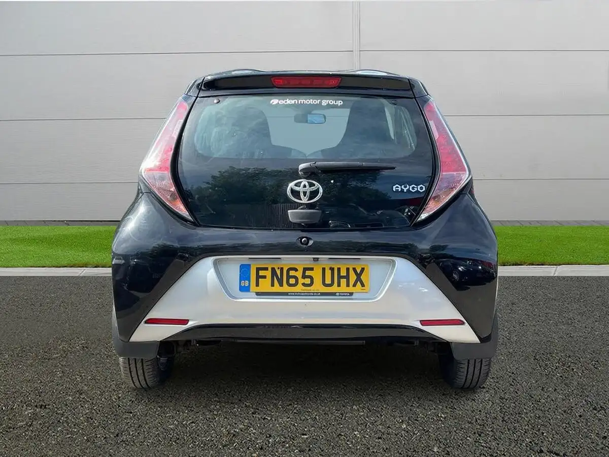 2015-toyota-aygo-10-vvt-i-x-clusiv-5d-big-5