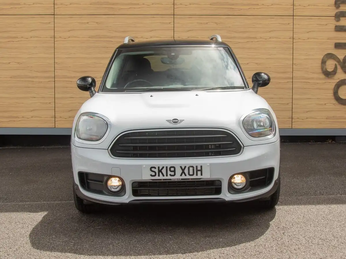 2019-mini-countryman-15-cooper-classic-big-4