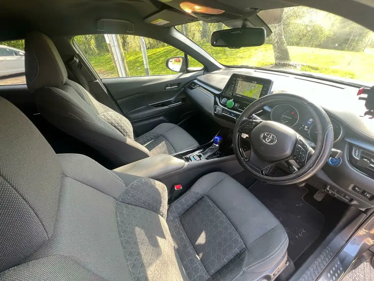2021-toyota-c-hr-18-vvt-i-design-big-24