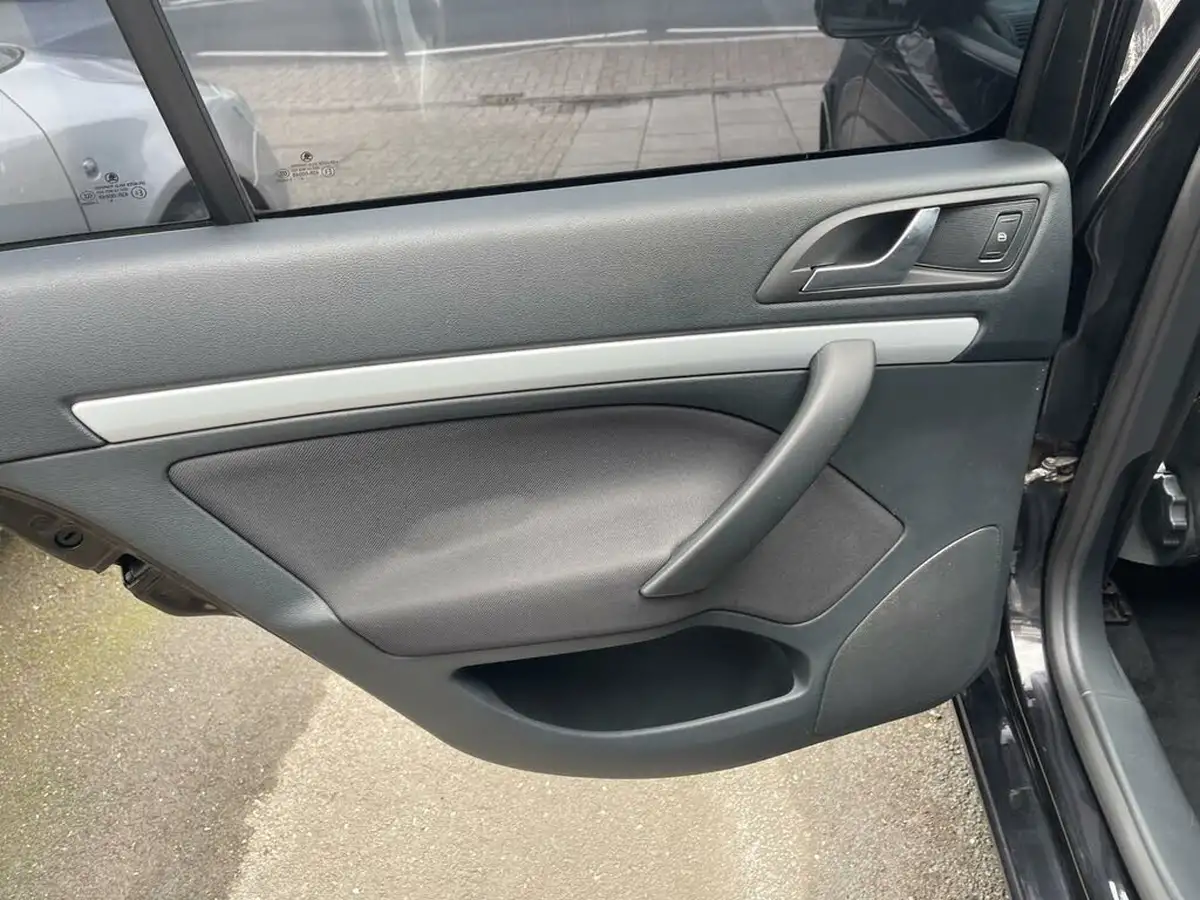 2010-skoda-octavia-14-se-tsi-122bhp-hatchback-big-47