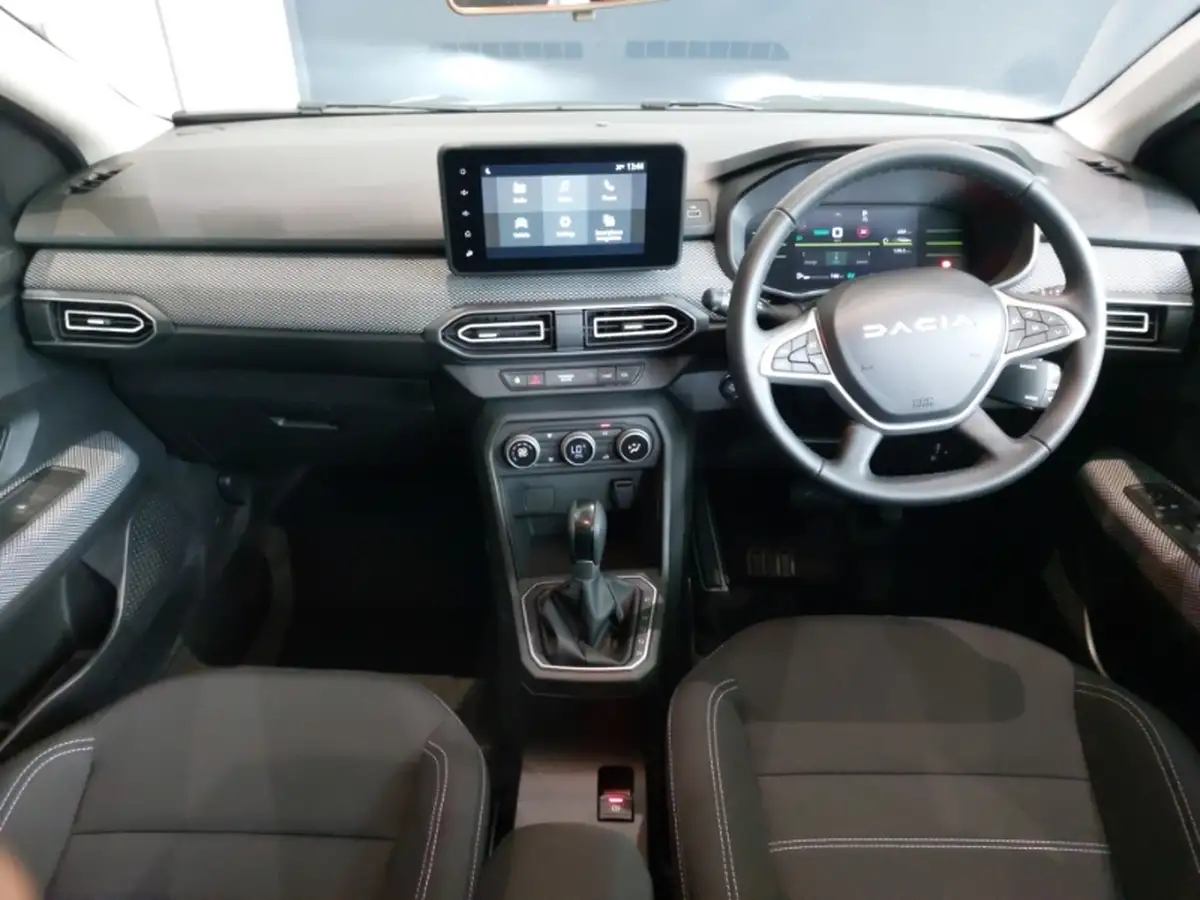 2024-honda-eny1-e-elegance-big-2