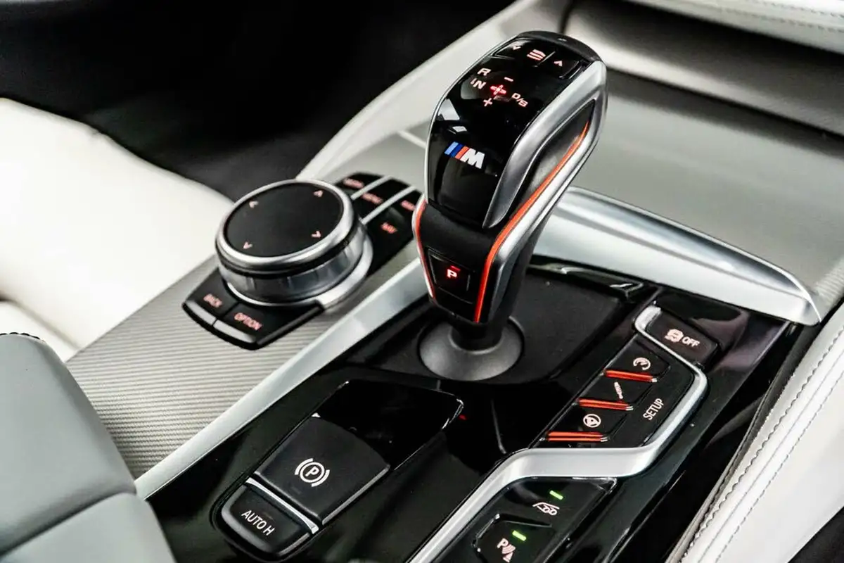2019-bmw-5-series-44-m5-competition-big-37