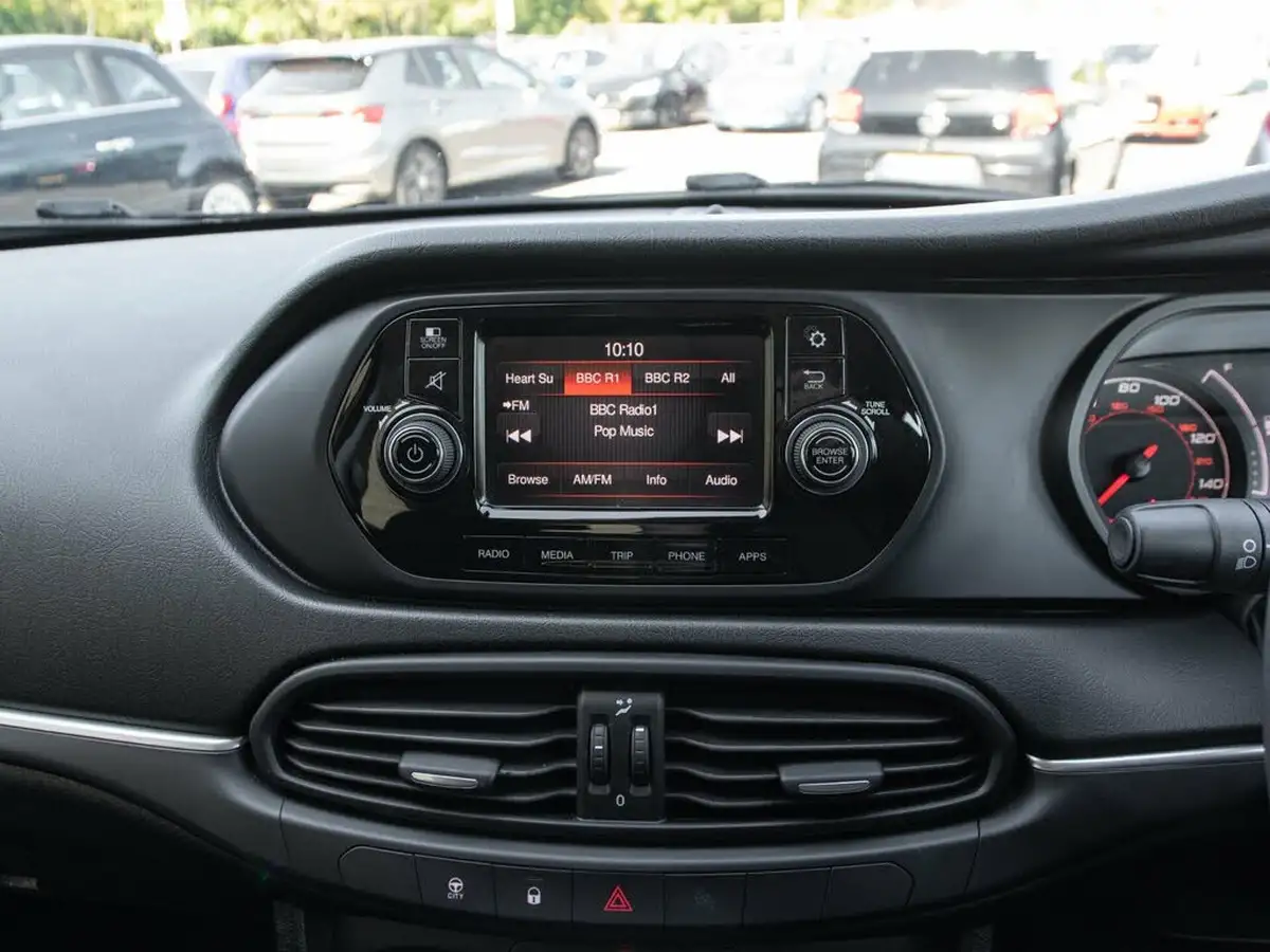 2018-fiat-tipo-14-easy-plus-hatchback-big-21