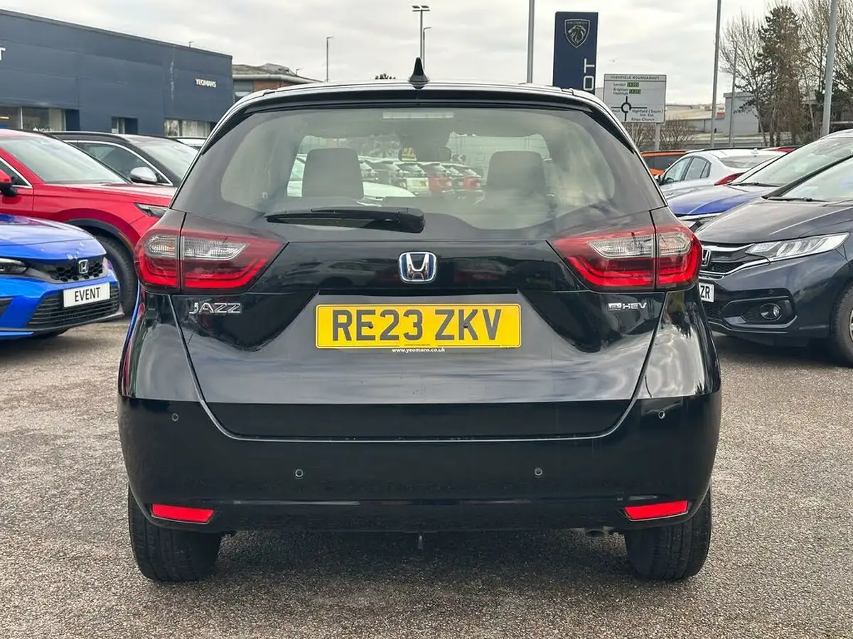 2023-honda-jazz-15-i-mmd-sr-big-44