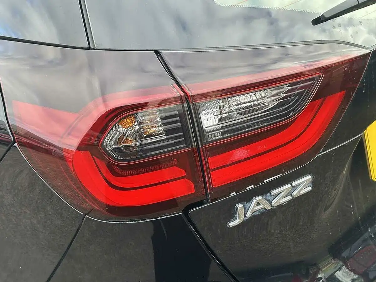 2023-honda-jazz-15-i-mmd-sr-big-20