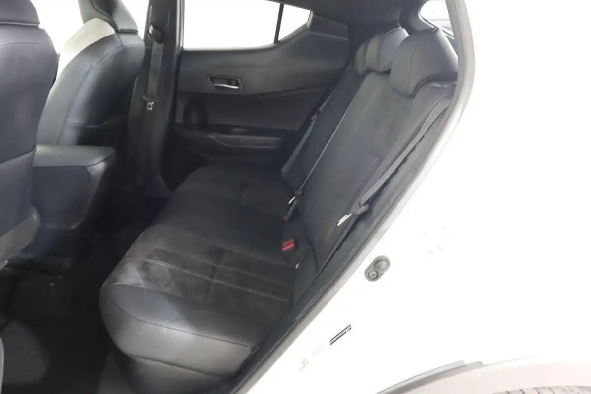 2022-toyota-c-hr-18-vvt-i-gr-sport-big-14