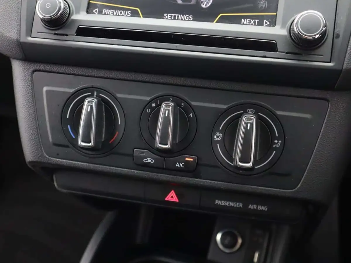 2017-seat-ibiza-14-ecotsi-fr-technology-hatchback-5d-big-47