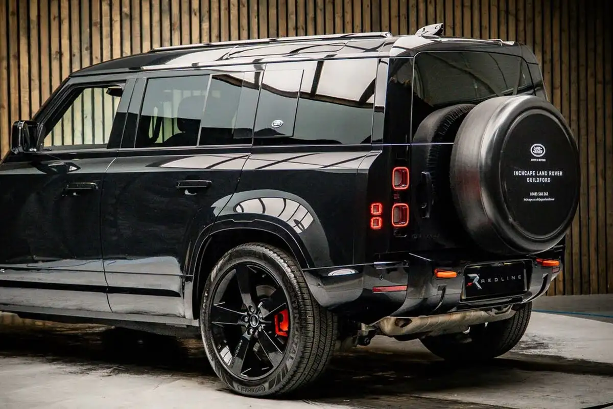 2022-land-rover-110-defender-30-p400-x-big-16