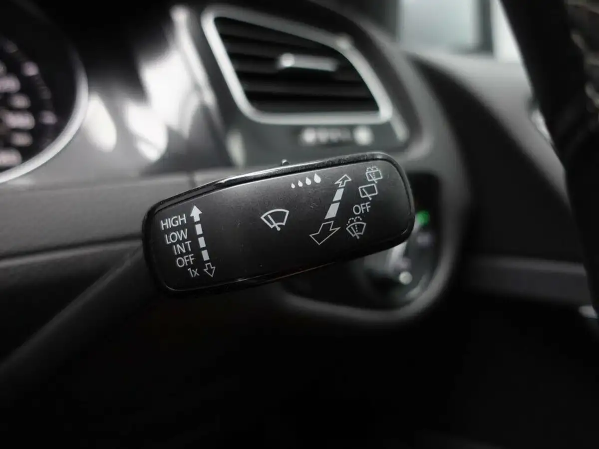 2015-volkswagen-golf-20tdi-gtd-bmt-hatchback-5d-big-38