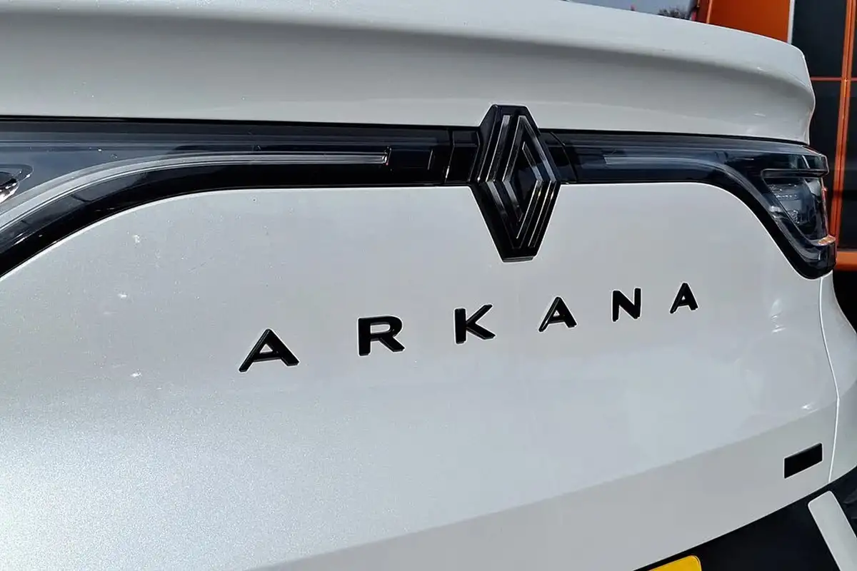 2024-renault-arkana-16-esprit-alpine-big-15