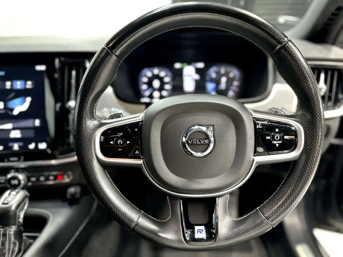 2018-volvo-v90-20td-d4-r-design-big-28