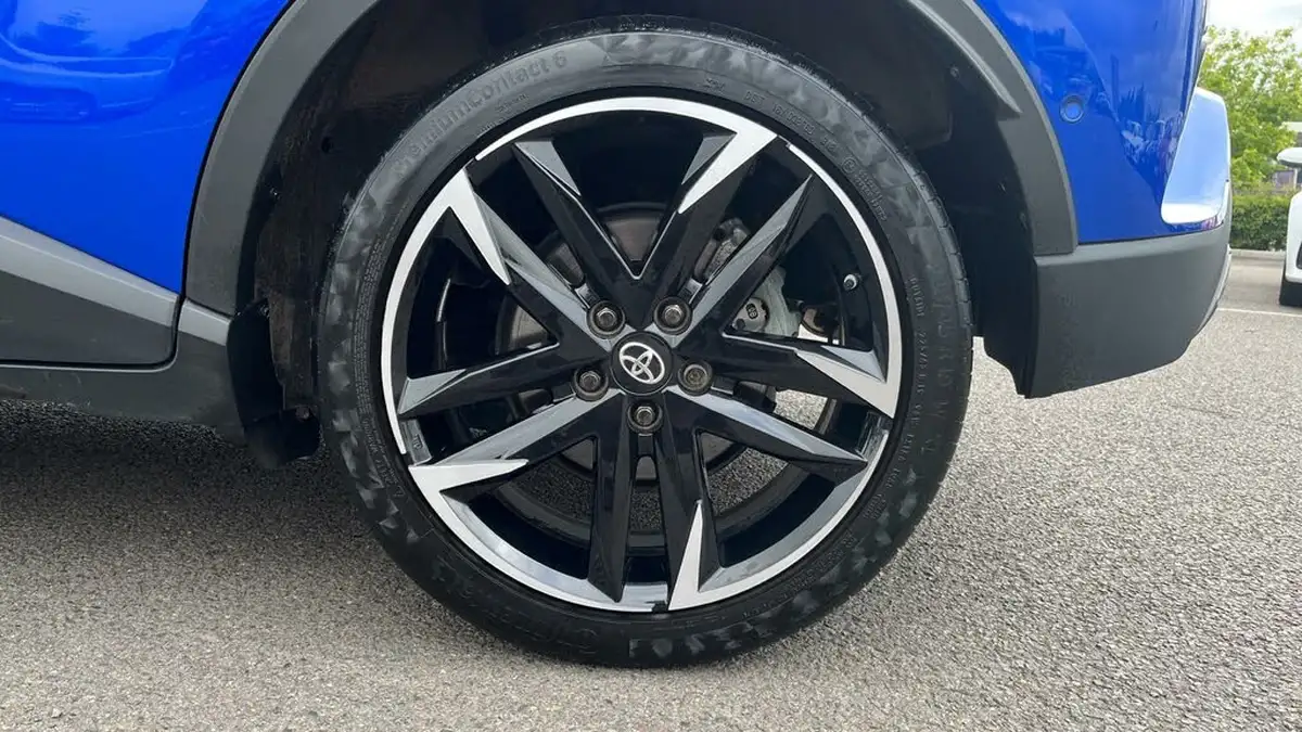 2022-toyota-c-hr-18-vvt-i-gr-sport-big-29