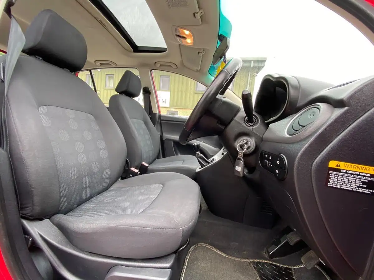 2010-hyundai-i10-12-style-big-8