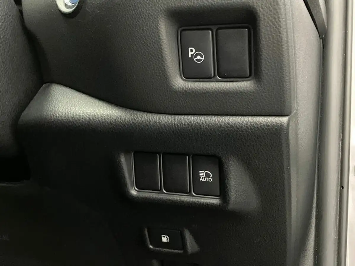 2017-toyota-c-hr-18-vvt-i-dynamic-big-36