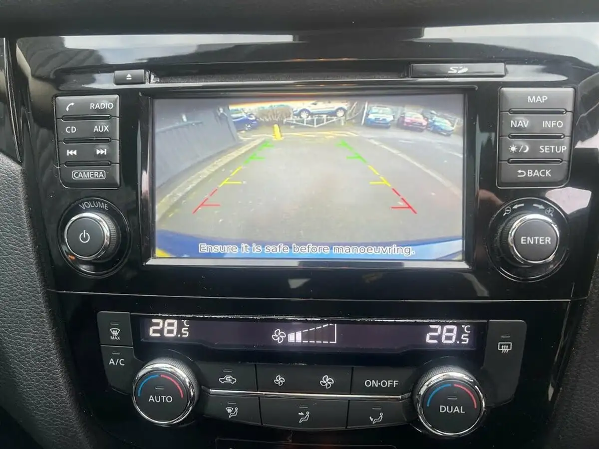 2015-nissan-qashqai-15dci-acenta-big-5