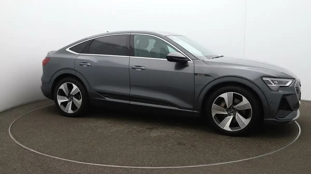 2021-audi-e-tron-55e-s-line-sportback-big-48