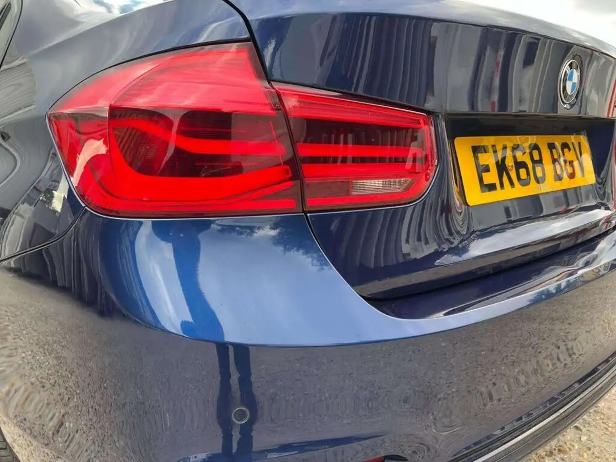 2018-bmw-3-series-15-318i-sport-saloon-4d-auto-big-14