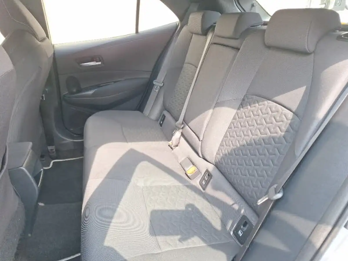 2022-toyota-corolla-20-vvt-i-icon-tech-hatchback-big-5