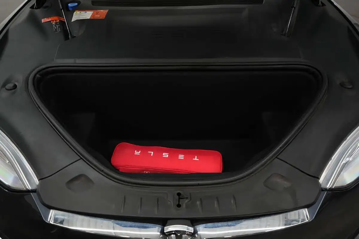 2018-tesla-model-s-e-75d-big-11