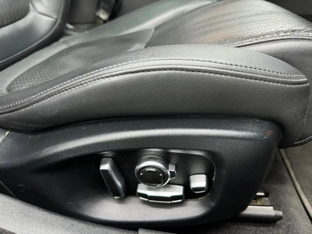 2017-jaguar-xe-20d-portfolio-180ps-awd-ss-1999cc-auto-big-23