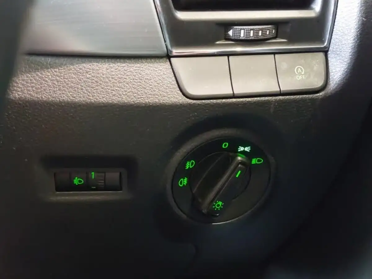 2019-skoda-fabia-10-mpi-se-75ps-ss-hatchback-big-17