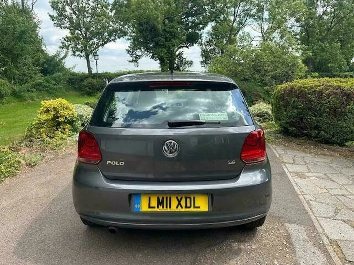 2011-volkswagen-polo-14-se-85ps-3d-big-7