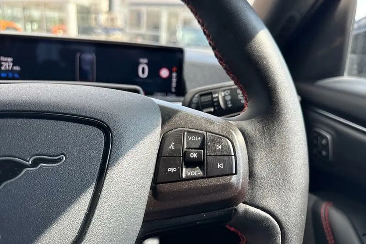 2022-ford-mustang-mach-e-e-extended-range-351ps-awd-big-32
